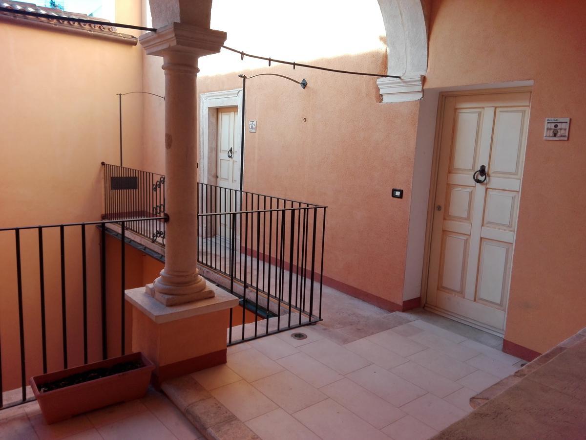 B&B Palazzo Cappa L'Aquila Ngoại thất bức ảnh